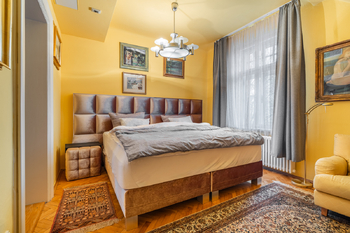Pánská ložnice 2. patro - Prodej domu 464 m², Praha 10 - Vinohrady