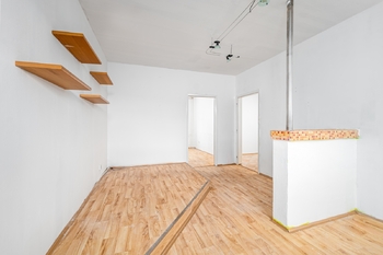 obývací prostor - Prodej bytu 3+1 v družstevním vlastnictví 2072 m², Vimperk