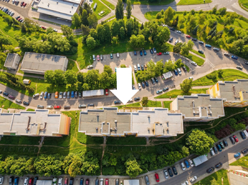dron foto - Prodej bytu 3+1 v družstevním vlastnictví 2072 m², Vimperk