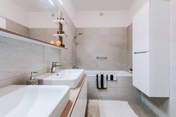 Prodej bytu 3+kk v osobním vlastnictví 104 m², Praha 8 - Karlín