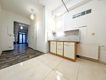 zázemí ... - Pronájem obchodních prostor 33 m², Havlíčkův Brod