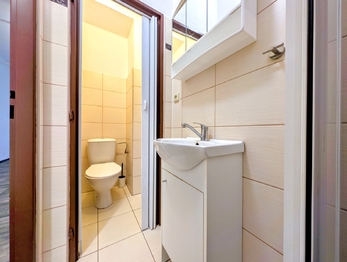 sociální zázemí ... - Pronájem obchodních prostor 33 m², Havlíčkův Brod