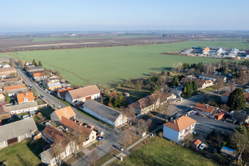 Letecký snímek nemovitostí - Prodej domu 402 m², Kouty