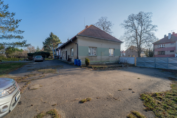 Pohled na dům - Prodej domu 402 m², Kouty