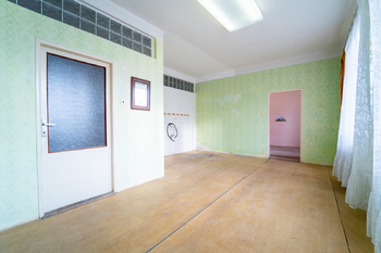 Pokoj v rodinném domě - Prodej domu 402 m², Kouty