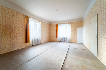 Pokoj v rodinném domě - Prodej domu 402 m², Kouty