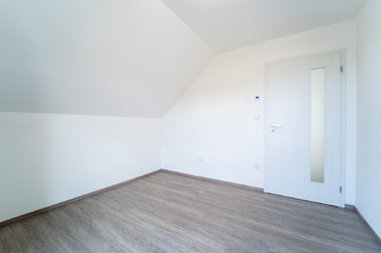 Pronájem domu 97 m², Veltruby