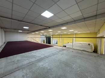 Pronájem obchodních prostor 355 m², Velká Bystřice