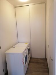 Šatna - Pronájem bytu 2+kk v družstevním vlastnictví 46 m², České Budějovice