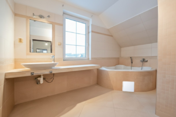 koupelna - Pronájem domu 164 m², Dřísy