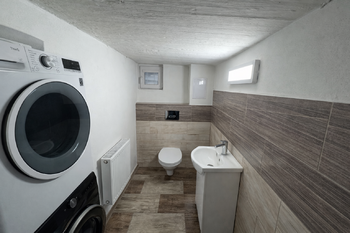 toaleta  - Prodej domu 126 m², Brňany