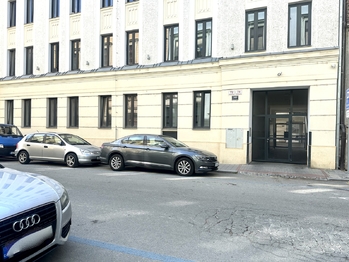 Pohled na dům - Pronájem bytu 1+kk v osobním vlastnictví 45 m², Brno