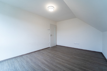 Pronájem domu 97 m², Veltruby