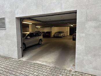 Pronájem garážového stání 1766 m², Brno