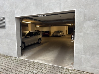 Pronájem garážového stání 1766 m², Brno