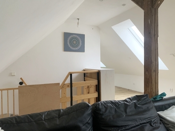 pohled na schodiště v podkroví - Prodej chaty / chalupy 87 m², Velká Buková