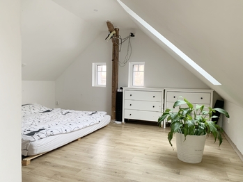 ložnice v podkroví - Prodej chaty / chalupy 87 m², Velká Buková