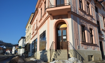 Exteriér - vstup - Pronájem obchodních prostor 30 m², Jablonec nad Jizerou 