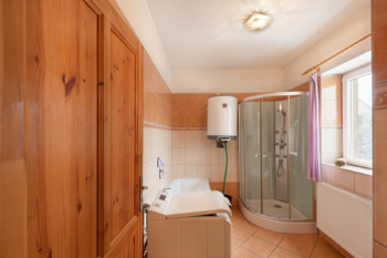 Prodej domu 273 m², Košťany