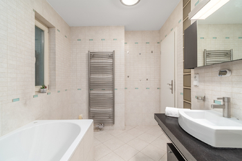 Prodej bytu 3+kk v osobním vlastnictví 107 m², Praha 7 - Holešovice