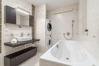 Prodej bytu 3+kk v osobním vlastnictví 107 m², Praha 7 - Holešovice