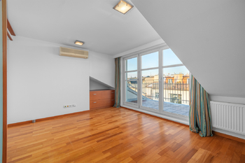 Prodej bytu 3+kk v osobním vlastnictví 107 m², Praha 7 - Holešovice