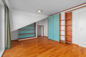 Prodej bytu 3+kk v osobním vlastnictví 107 m², Praha 7 - Holešovice