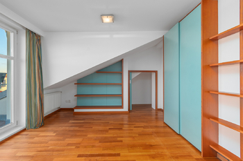 Prodej bytu 3+kk v osobním vlastnictví 107 m², Praha 7 - Holešovice