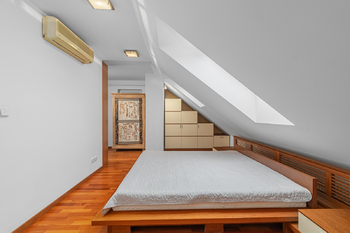 Prodej bytu 3+kk v osobním vlastnictví 107 m², Praha 7 - Holešovice