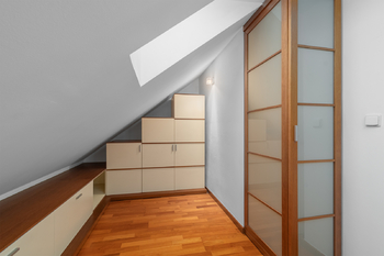 Prodej bytu 3+kk v osobním vlastnictví 107 m², Praha 7 - Holešovice