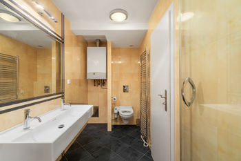 Prodej bytu 3+kk v osobním vlastnictví 107 m², Praha 7 - Holešovice