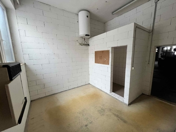 Pronájem výrobních prostor 454 m², Měřín