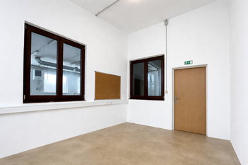 Pronájem výrobních prostor 454 m², Měřín