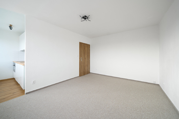 Byt 1+kk po kompletní rekonstrukci - Prodej bytu 1+kk v osobním vlastnictví 28 m², Hradec Králové