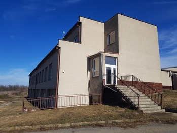 Prodej výrobních prostor 1500 m², Uherčice