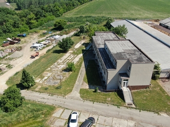 Prodej výrobních prostor 1500 m², Uherčice