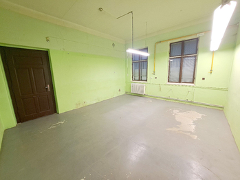 Pronájem skladovacích prostor 185 m², Železný Brod