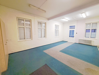 Pronájem skladovacích prostor 185 m², Železný Brod