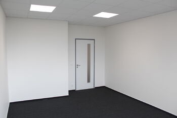 Pronájem kancelářských prostor 23 m², Praha 10 - Dolní Měcholupy