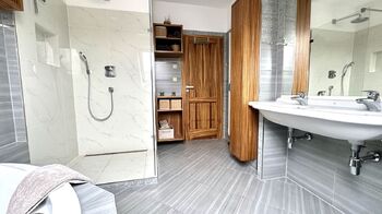 Pronájem bytu 5+kk v osobním vlastnictví 142 m², Černá Hora