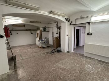 1.místnost-vstupní skladovací hala - Pronájem obchodních prostor 120 m², Praha 6 - Vokovice