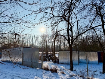 pozemek s montovanými garážemi - Prodej chaty / chalupy 12 m², Moravany