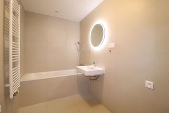 Koupelna - Pronájem bytu 2+kk v osobním vlastnictví 64 m², Praha 9 - Vysočany