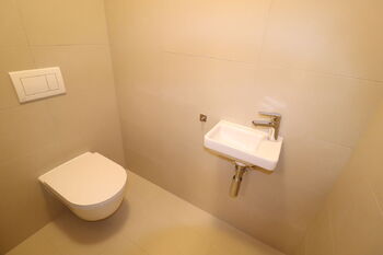 Samostatné WC - Pronájem bytu 2+kk v osobním vlastnictví 64 m², Praha 9 - Vysočany