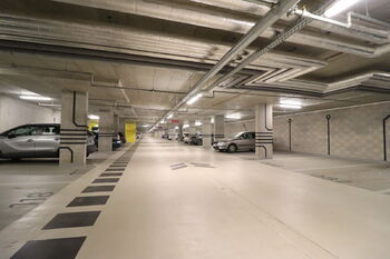 Garáže - Pronájem bytu 2+kk v osobním vlastnictví 64 m², Praha 9 - Vysočany