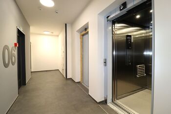 Společné prostory domu - chodba - Pronájem bytu 2+kk v osobním vlastnictví 64 m², Praha 9 - Vysočany