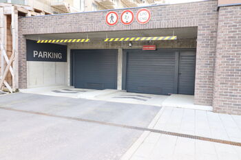 Vjezd do garáží - Pronájem bytu 2+kk v osobním vlastnictví 64 m², Praha 9 - Vysočany