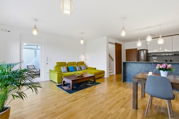 Pronájem domu 240 m², Praha 9 - Hostavice
