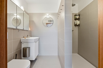 Pronájem domu 240 m², Praha 9 - Hostavice