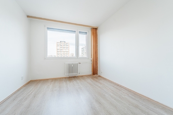 pokoj - Pronájem bytu 3+1 v osobním vlastnictví 68 m², Kladno